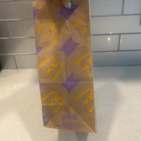 Rare find!! McDonald’s  BTS brown paper bag Collectors - Picture 4 of 6